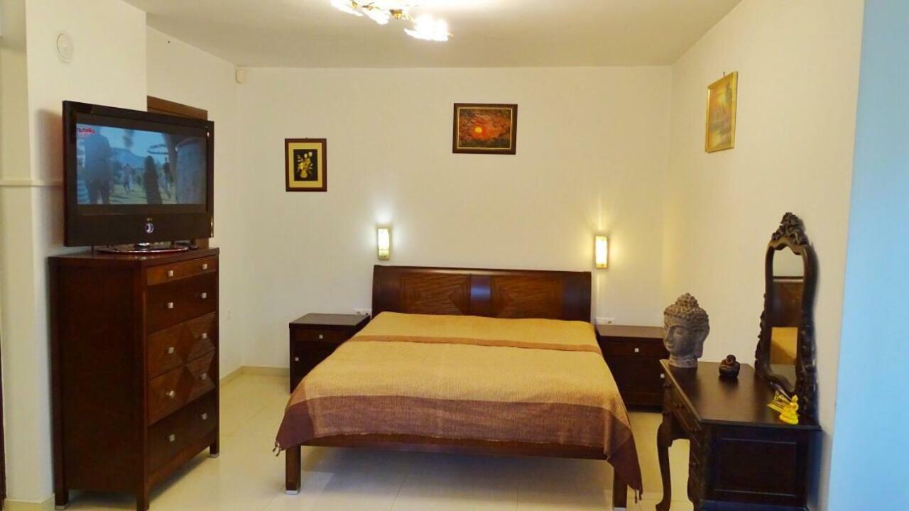 Apartment Kafedral Varna Buitenkant foto